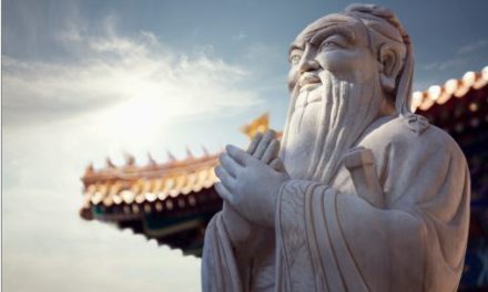 Leren besturen: Confucius prachtig bezorgd door Schipper