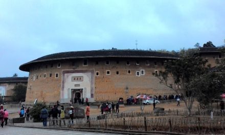 Cilindrische gebouwen in Fujian en Hong Kong